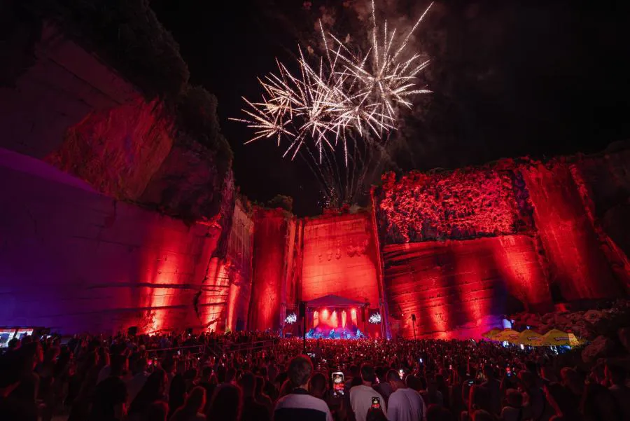 Rocks & Stars @ Cave Romane