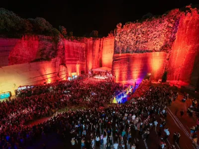 Rocks & Stars @ Cave Romane