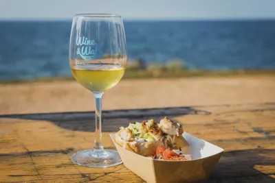 Wine & walk by the sea