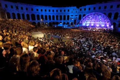 BSH Amphitheatre Pula: Black Coffee