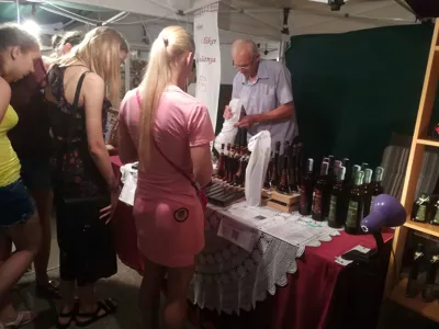 Sajam "S polja i mora"