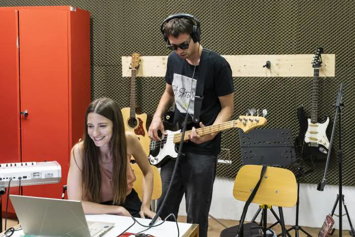 RADIONICA „KAKO SE RADE PJESME” U CENTRU ZA MLADE