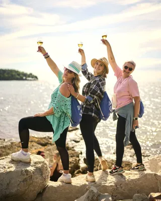 Wine & Walk by the Sea